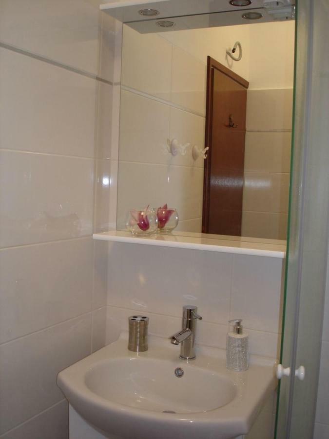 Alida Apartments & Room Near The Sea Rovinj Exterior photo
